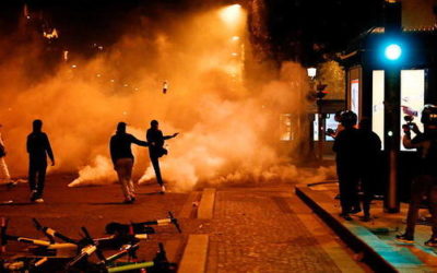 La racaille descend dans la rue. Elle lui appartient.