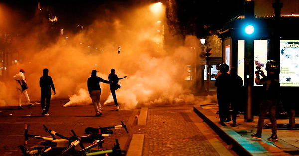 La racaille descend dans la rue. Elle lui appartient.