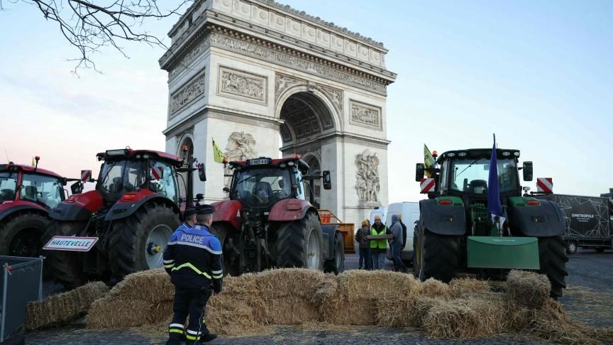La France des tracteurs contre l&rsquo;État hors-sol
